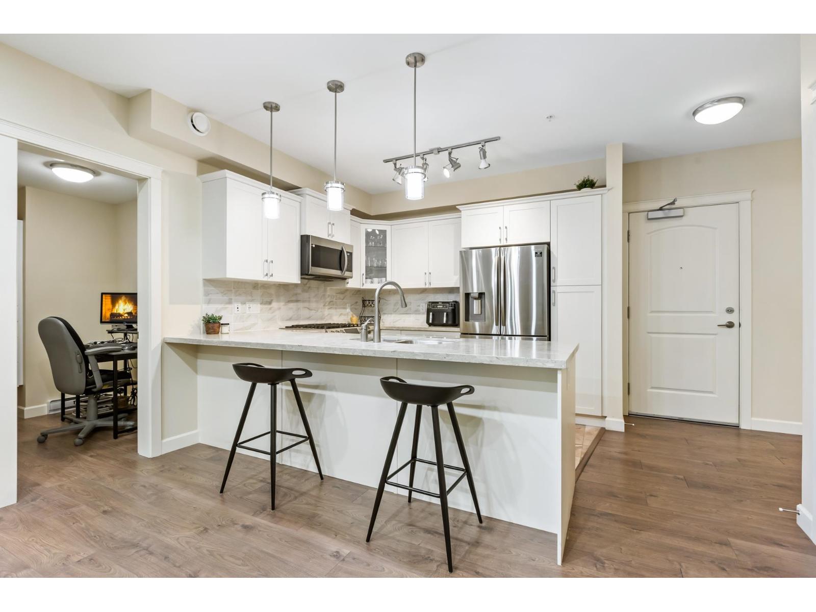 Photo 28 of 307 14588 Mcdougall Drive, Surrey BC