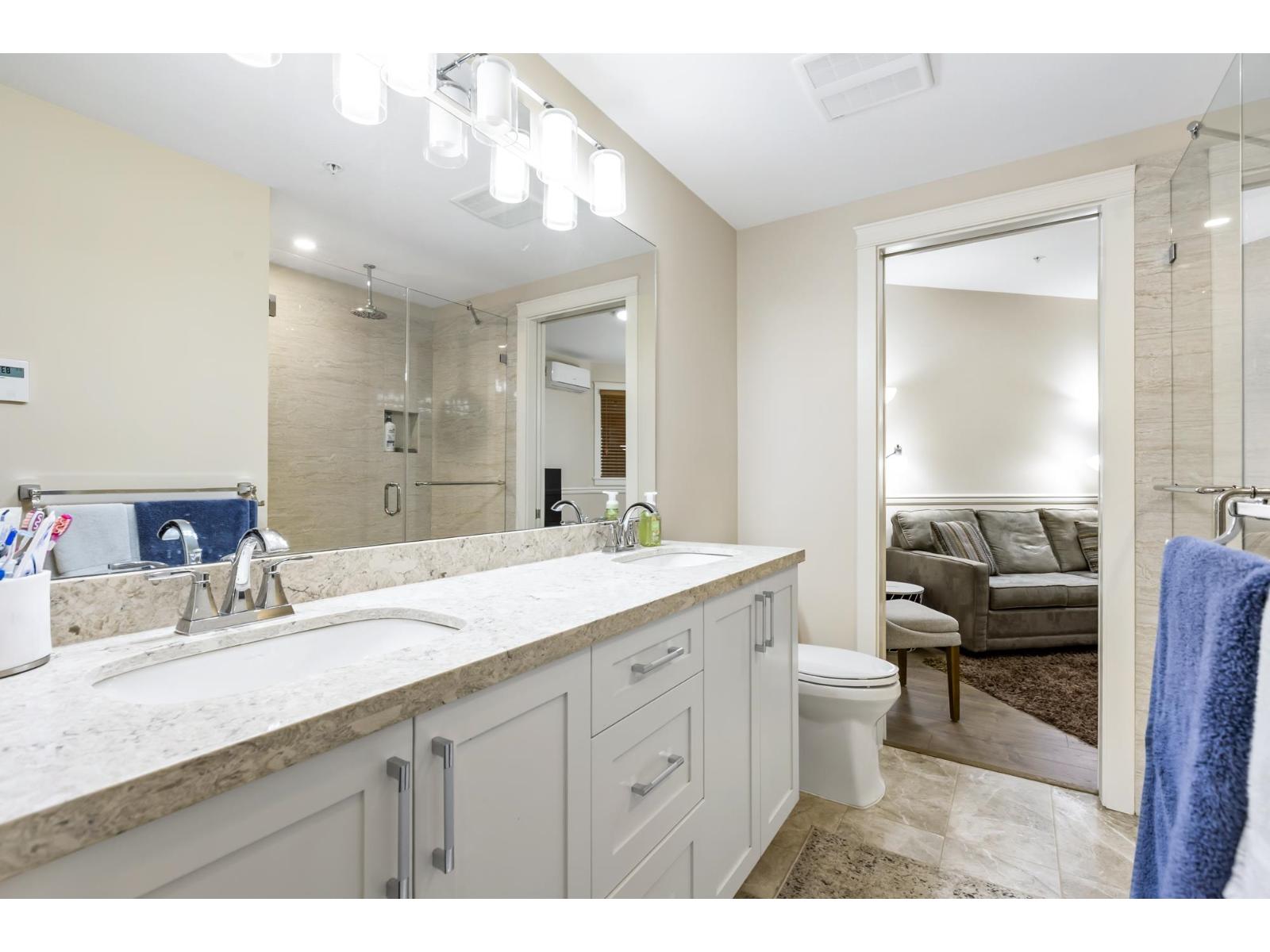 Photo 14 of 307 14588 Mcdougall Drive, Surrey BC