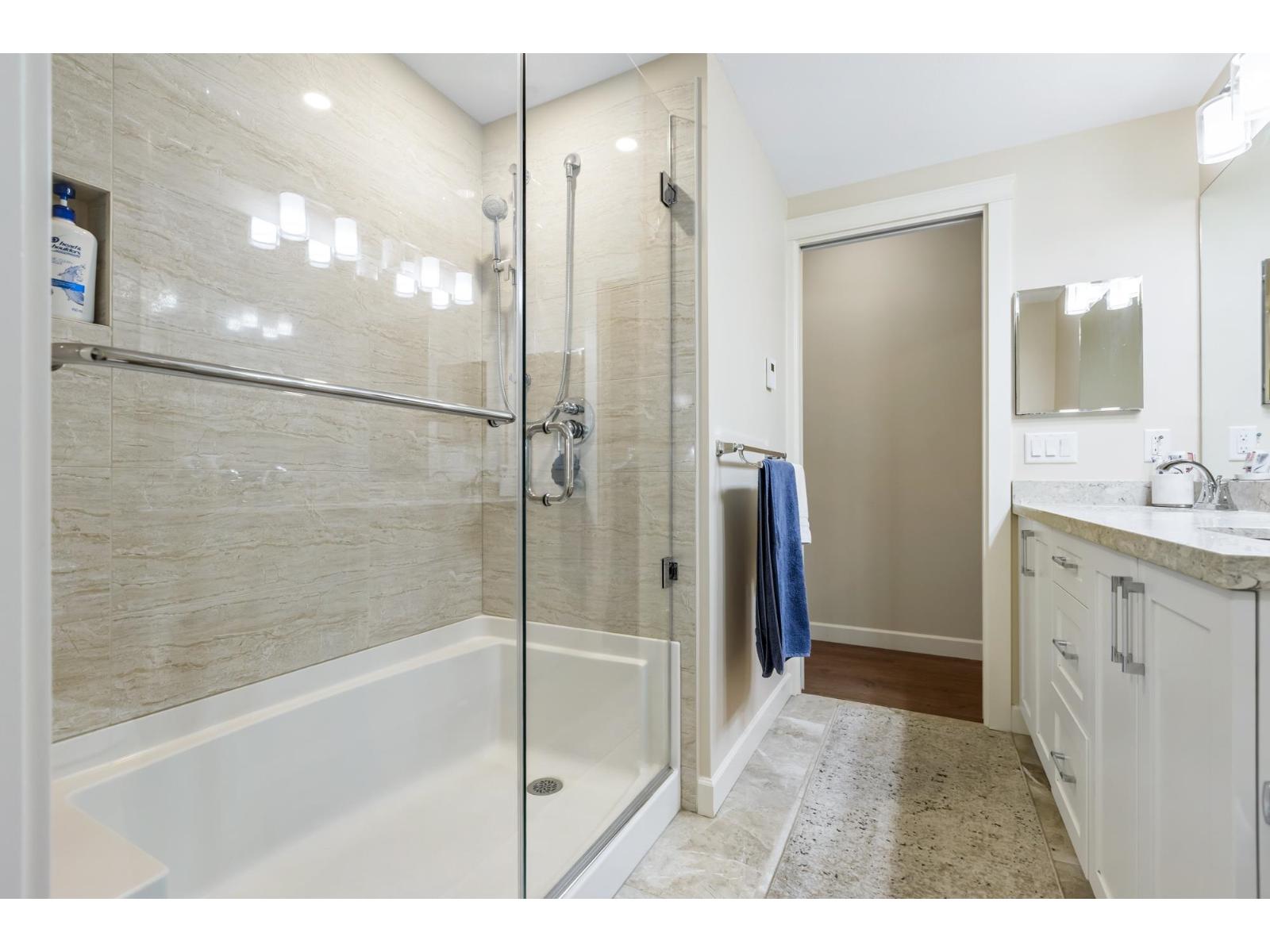 Photo 40 of 307 14588 Mcdougall Drive, Surrey BC