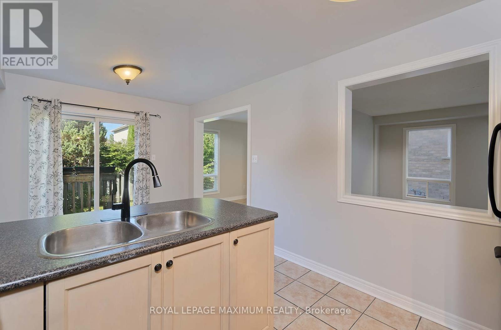 Photo 11 of 167 Marbella Road, Vaughan ON