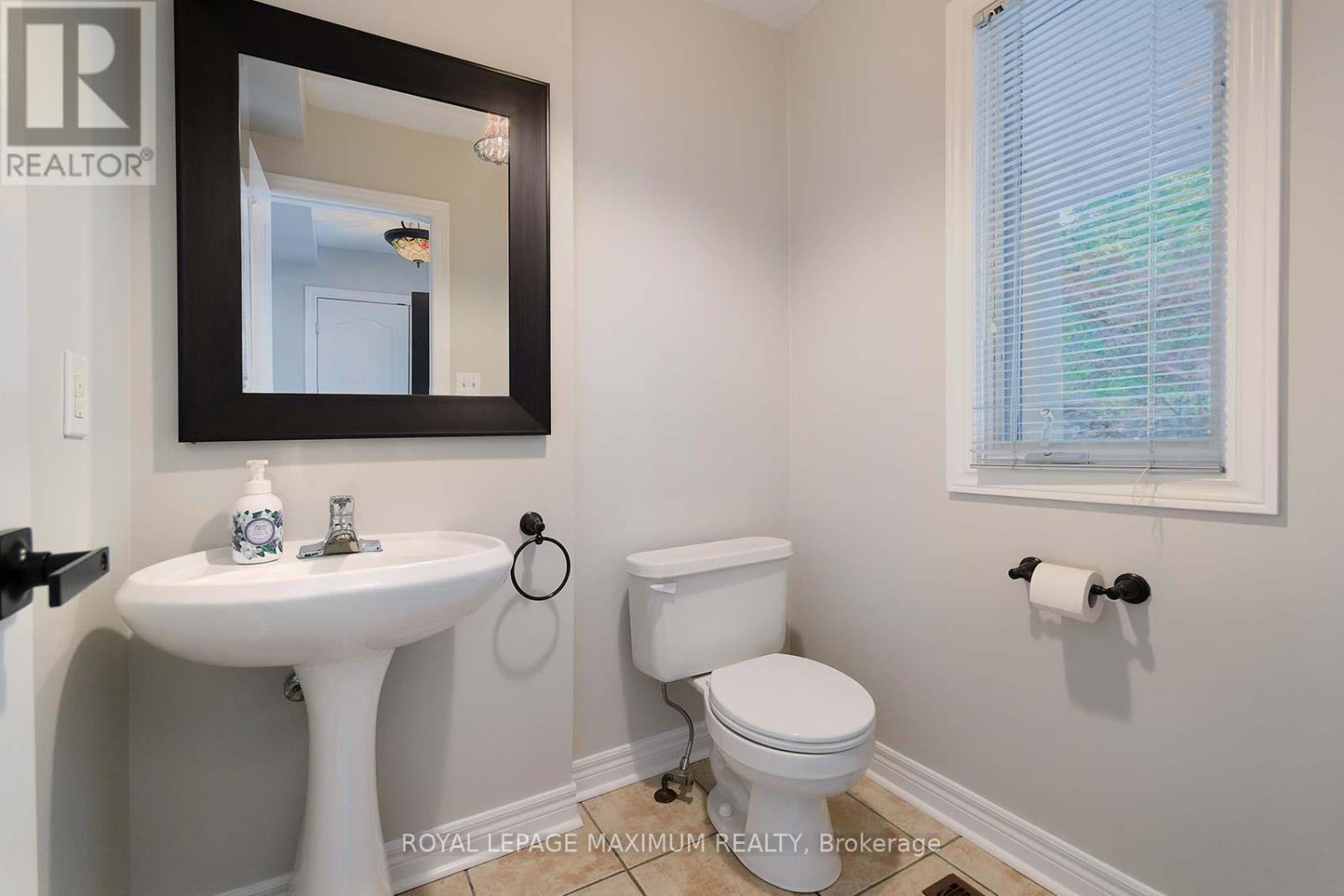 Photo 16 of 167 Marbella Road, Vaughan ON