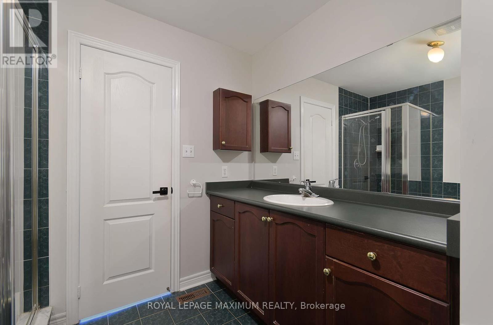 Photo 23 of 167 Marbella Road, Vaughan ON
