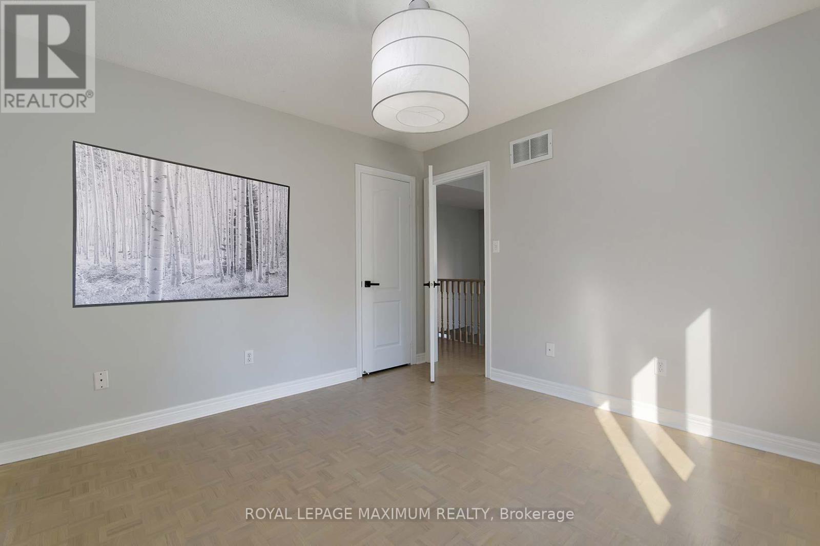 Photo 28 of 167 Marbella Road, Vaughan ON