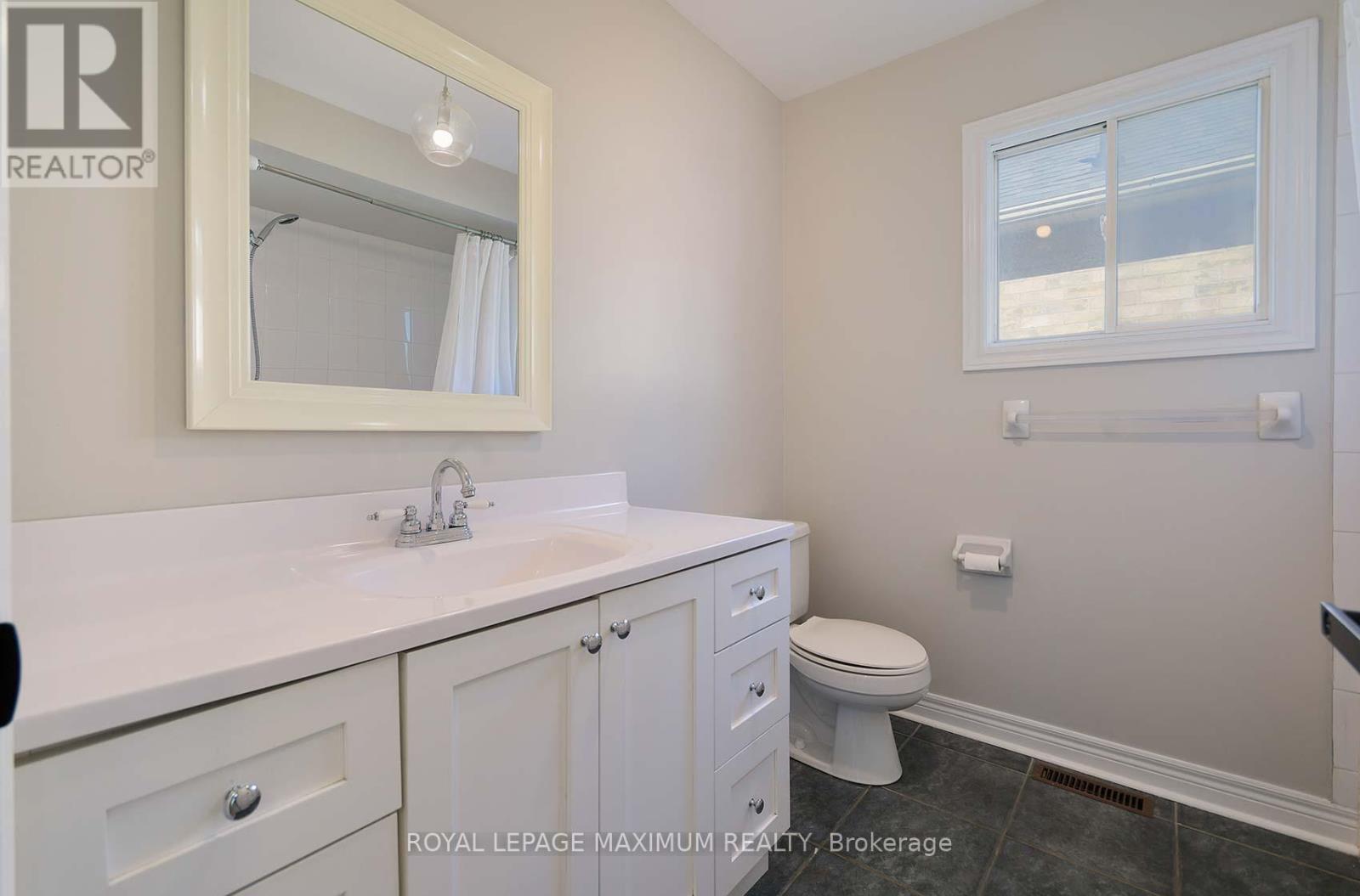 Photo 29 of 167 Marbella Road, Vaughan ON
