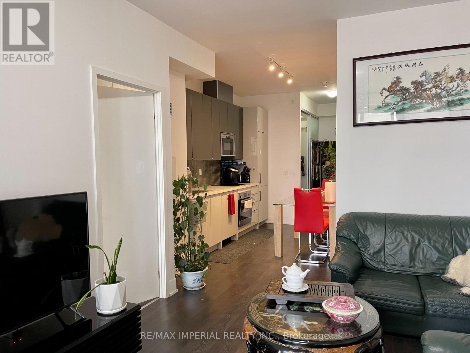 Photo 6 of 1005 2908 Highway 7 Road, Vaughan ON