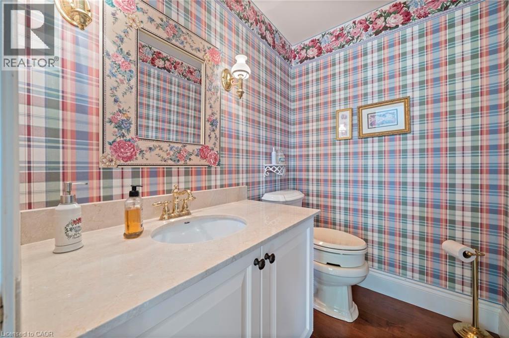 Photo 19 of 402 Progreston Road, Hamilton ON