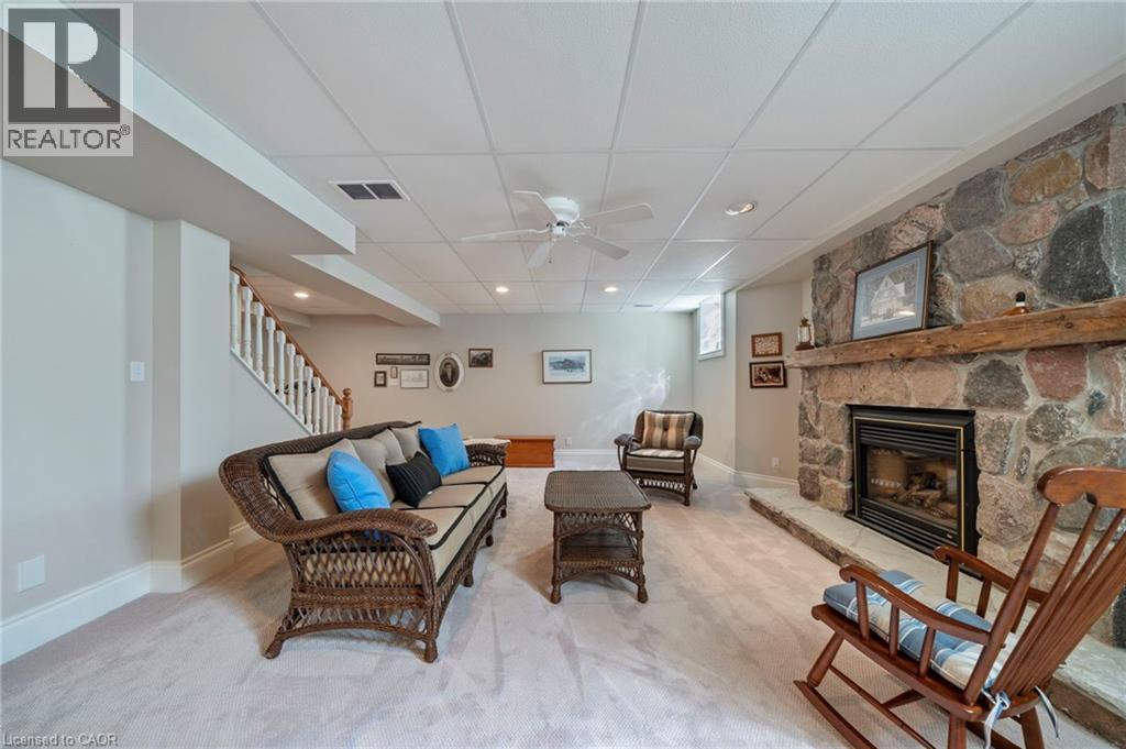 Photo 35 of 402 Progreston Road, Hamilton ON