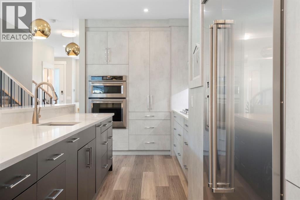 Photo 10 of 100 Cambrian Drive Nw, Calgary AB