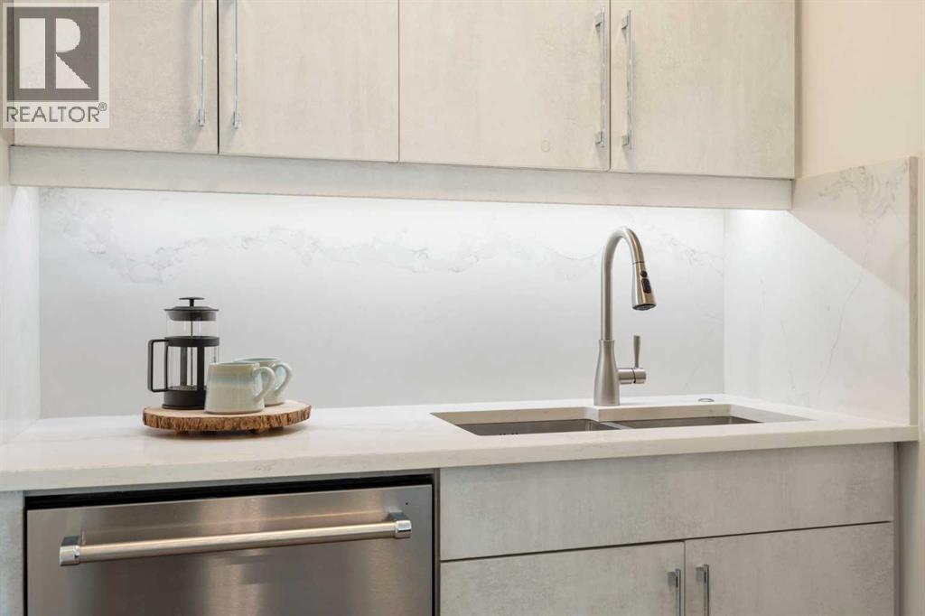 Photo 14 of 100 Cambrian Drive Nw, Calgary AB