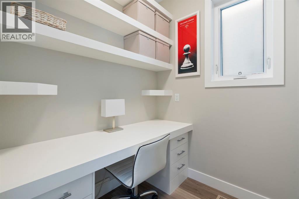 Photo 19 of 100 Cambrian Drive Nw, Calgary AB