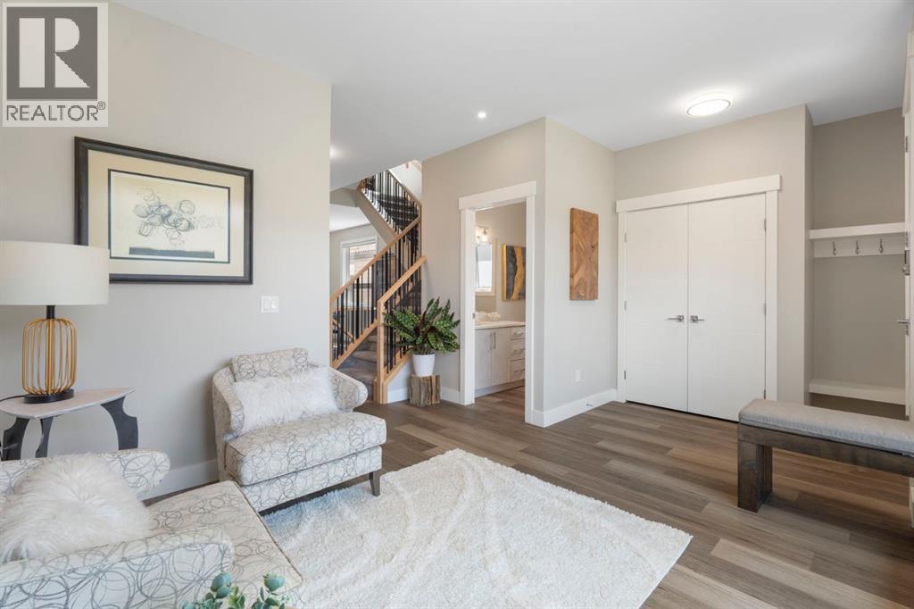 Photo 3 of 100 Cambrian Drive Nw, Calgary AB