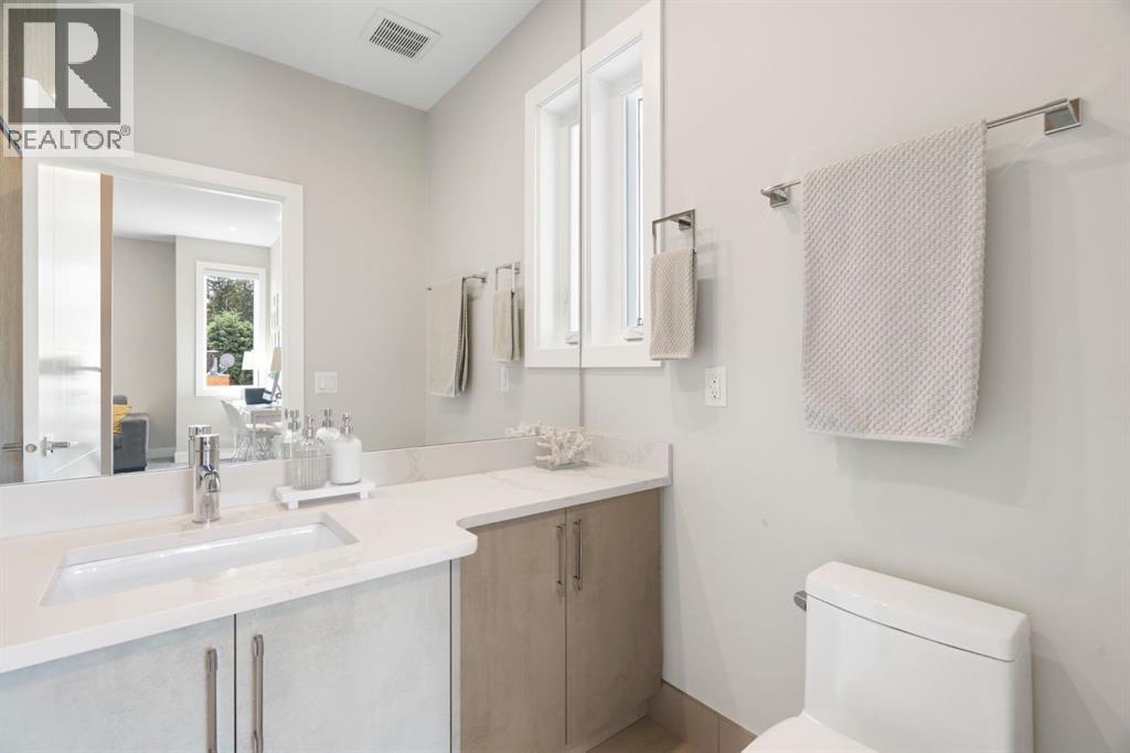 Photo 33 of 100 Cambrian Drive Nw, Calgary AB