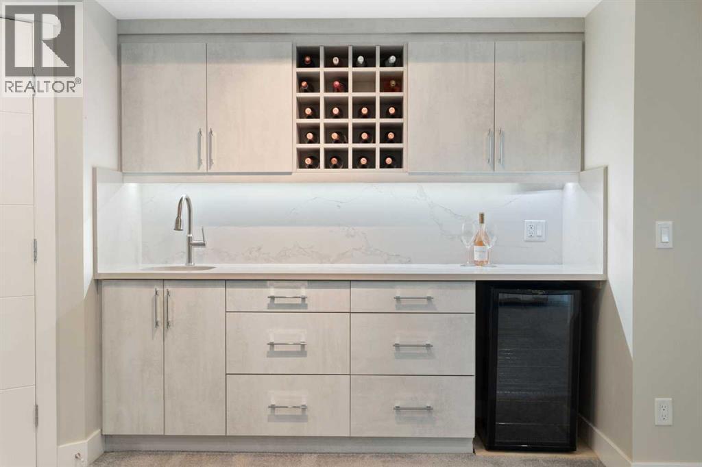 Photo 38 of 100 Cambrian Drive Nw, Calgary AB