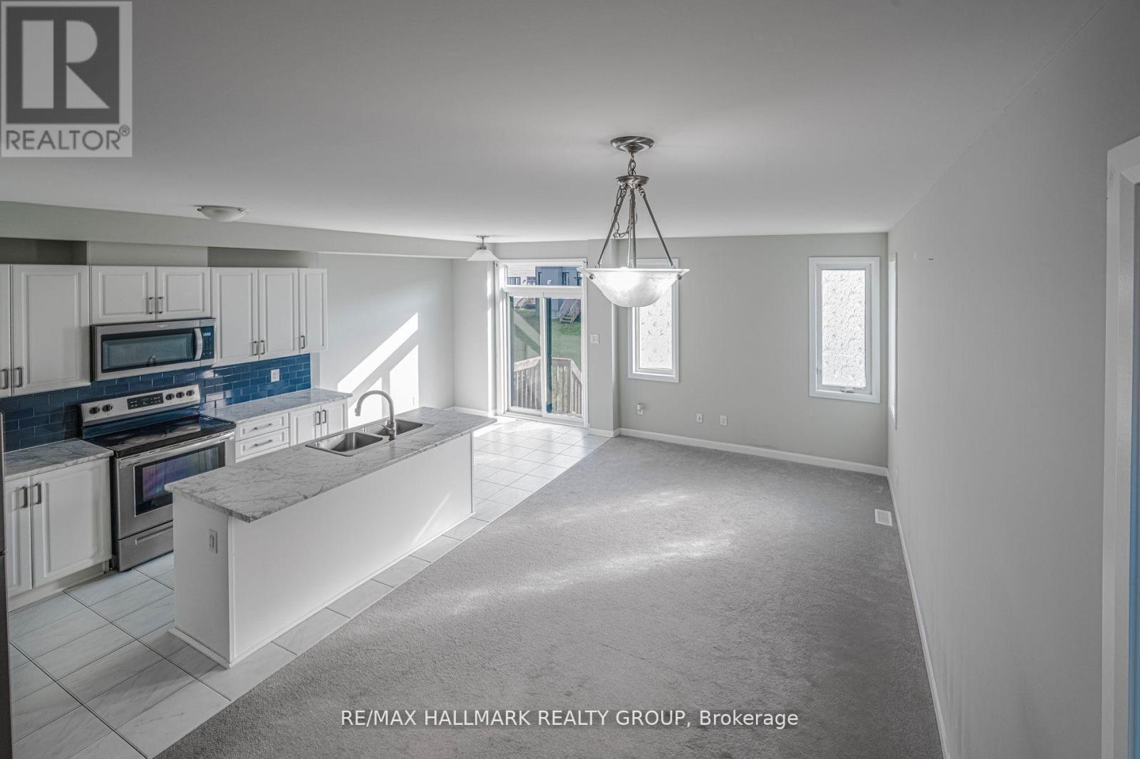 Photo 18 of 646 Hamsa Street, Ottawa ON
