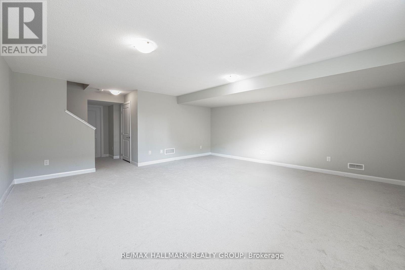 Photo 33 of 646 Hamsa Street, Ottawa ON