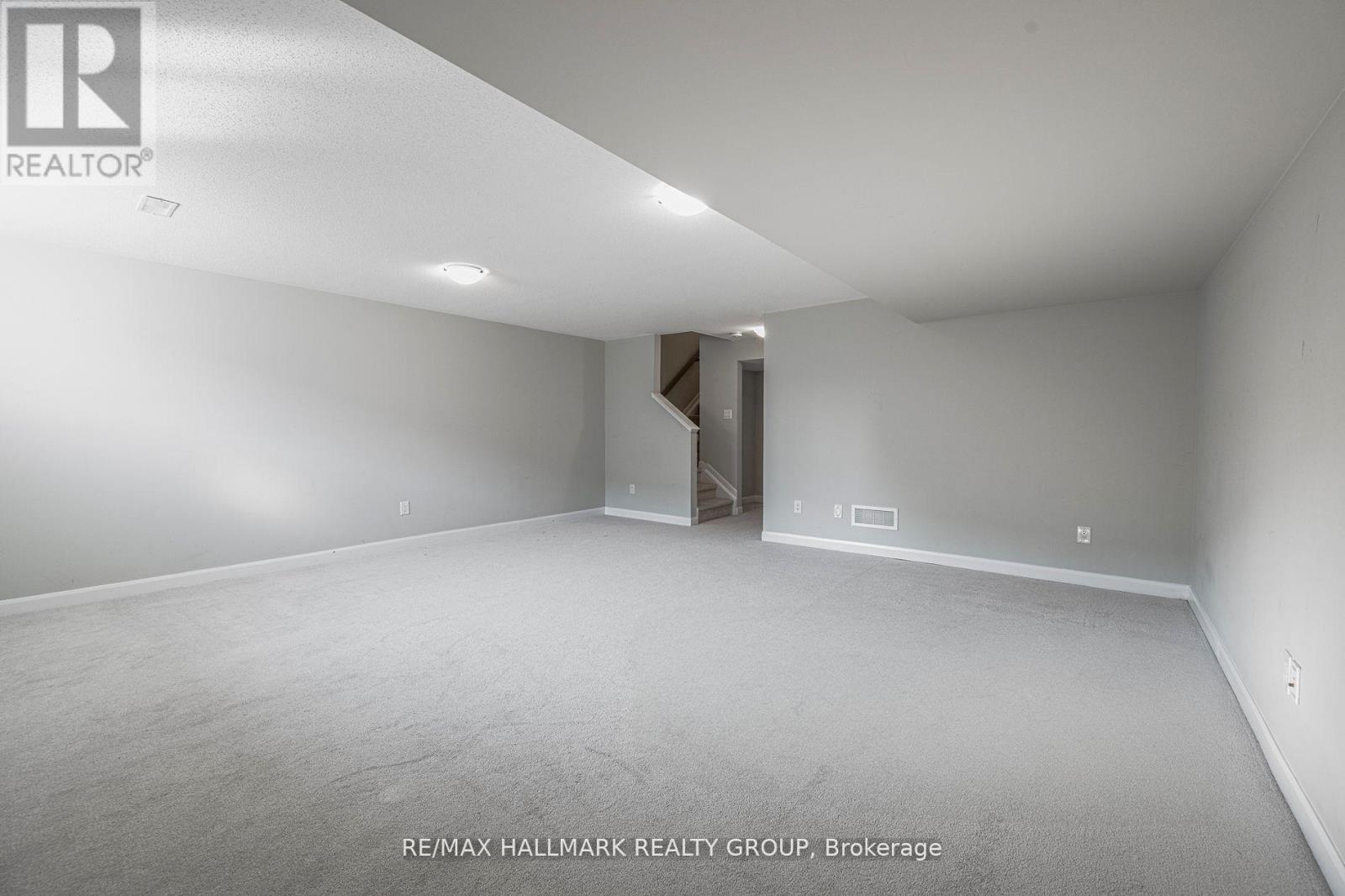 Photo 36 of 646 Hamsa Street, Ottawa ON
