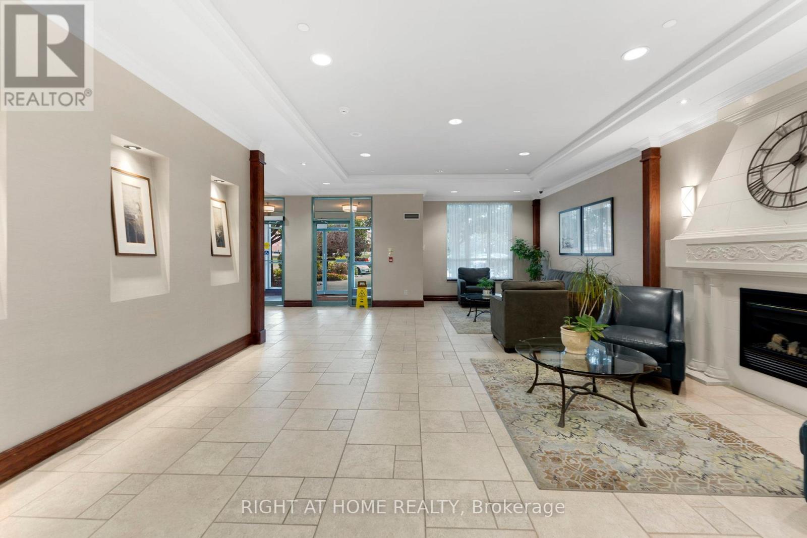 Photo 2 of 1611 2545 Erin Centre Boulevard, Mississauga ON