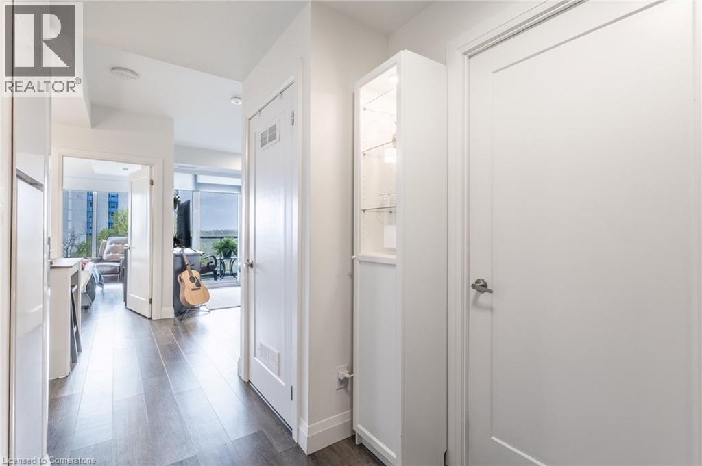 Photo 6 of 500 Brock Avenue Unit 701, Burlington ON