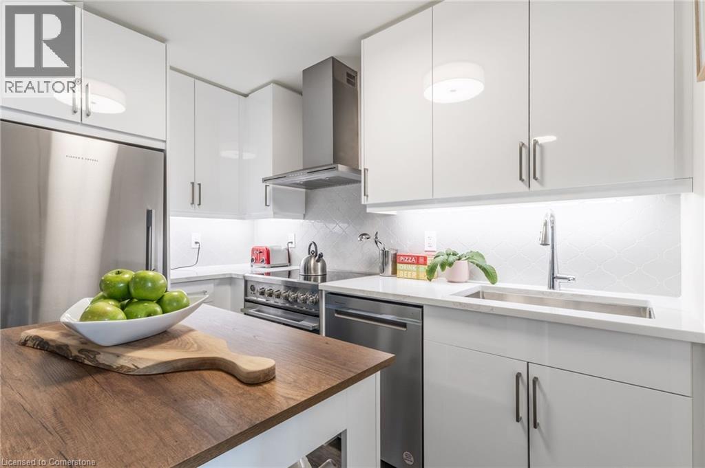 Photo 8 of 500 Brock Avenue Unit 701, Burlington ON