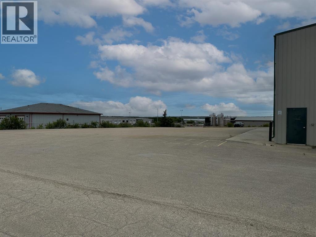 Photo 9 of 9502 99 Street, Clairmont AB