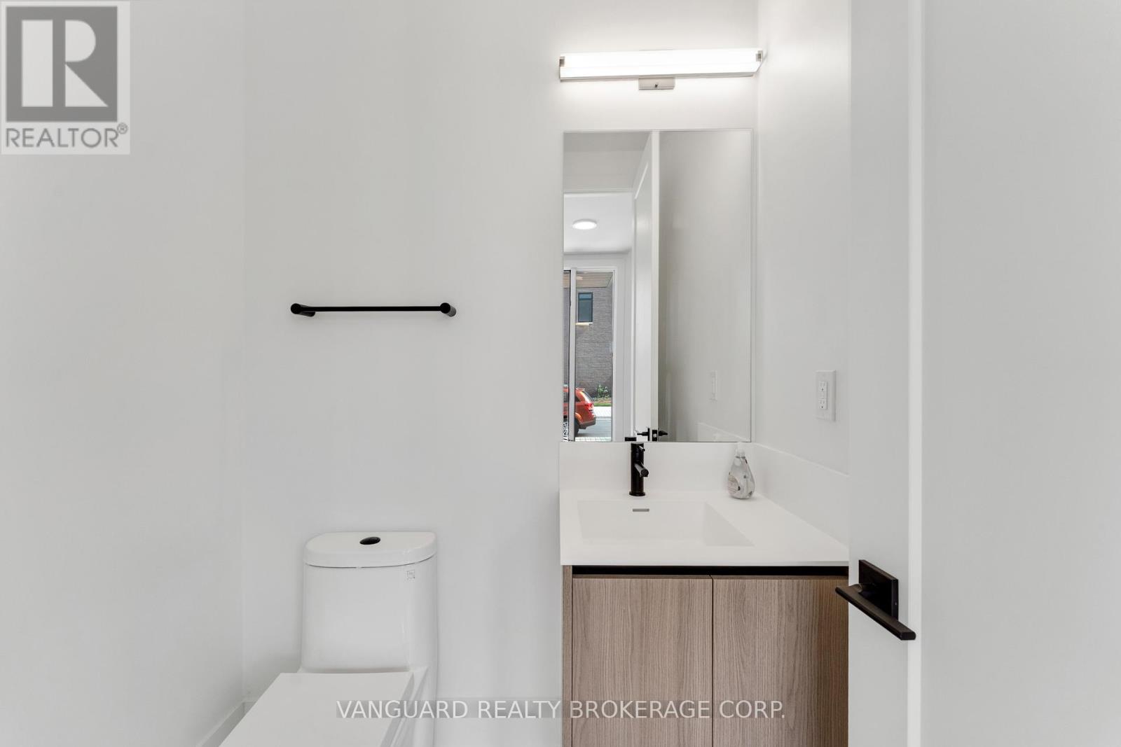 Photo 17 of 21 15 Lou Parsons Way, Mississauga ON