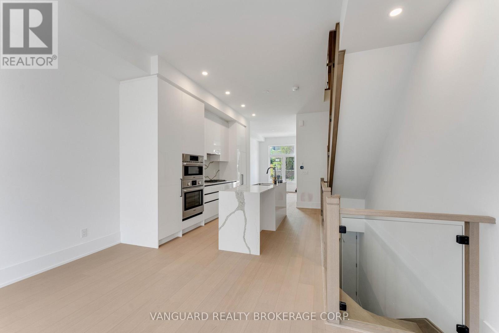 Photo 15 of 21 15 Lou Parsons Way, Mississauga ON