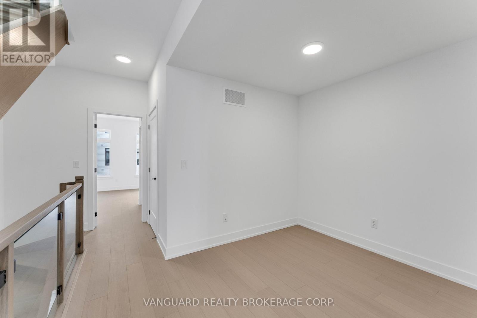 Photo 26 of 21 15 Lou Parsons Way, Mississauga ON