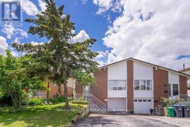 Photo 2 of 14 Newlyn Crescent, Brampton ON