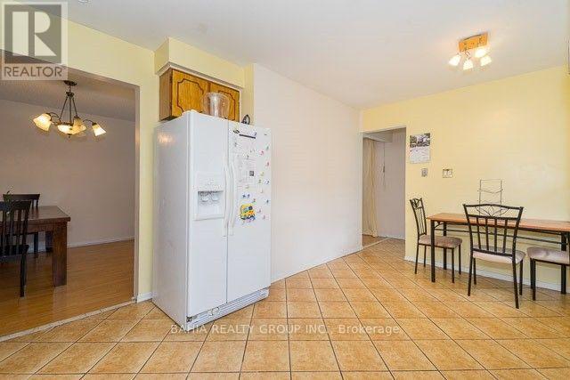 Photo 1 of 14 Newlyn Crescent, Brampton ON