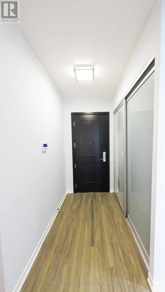Photo 12 of 2112 90 Park Lawn Road, Toronto ON