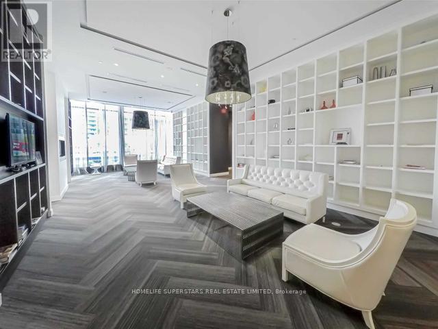Photo 15 of 2112 90 Park Lawn Road, Toronto ON