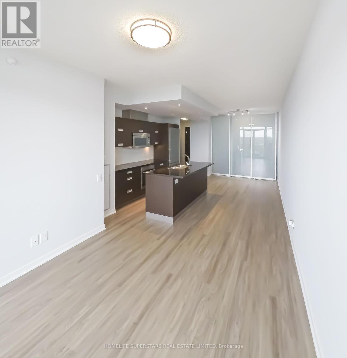 Photo 7 of 2112 90 Park Lawn Road, Toronto ON