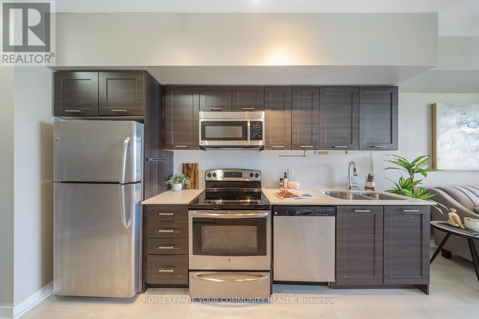 Photo 6 of 3506 2200 Lakeshore Boulevard W, Toronto ON
