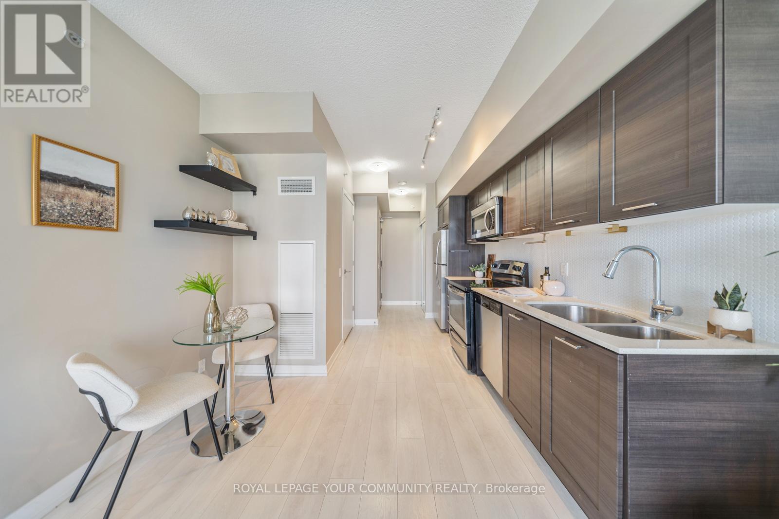 Photo 7 of 3506 2200 Lakeshore Boulevard W, Toronto ON