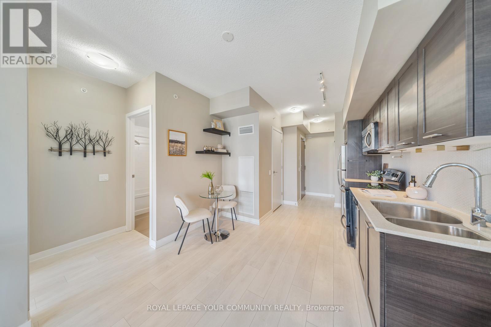 Photo 8 of 3506 2200 Lakeshore Boulevard W, Toronto ON