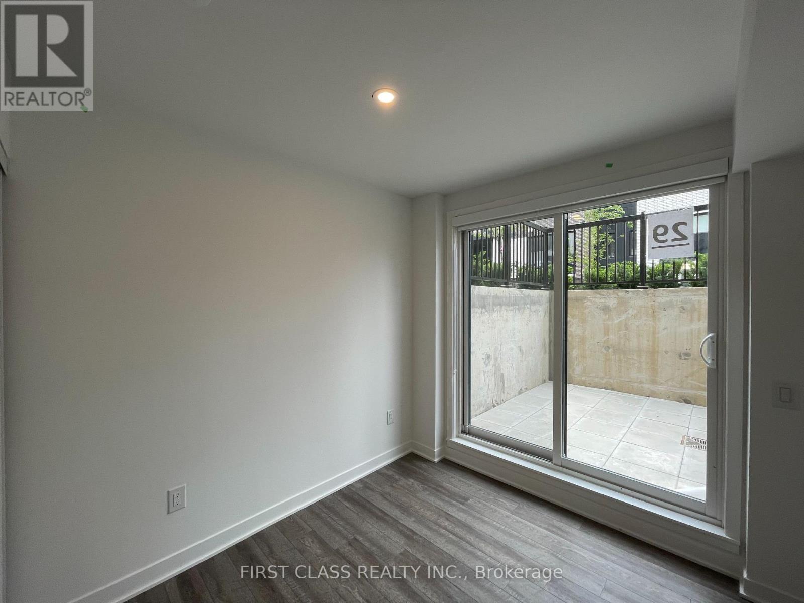 Photo 4 of Th 13 20 Ed Clark Gardens, Toronto ON