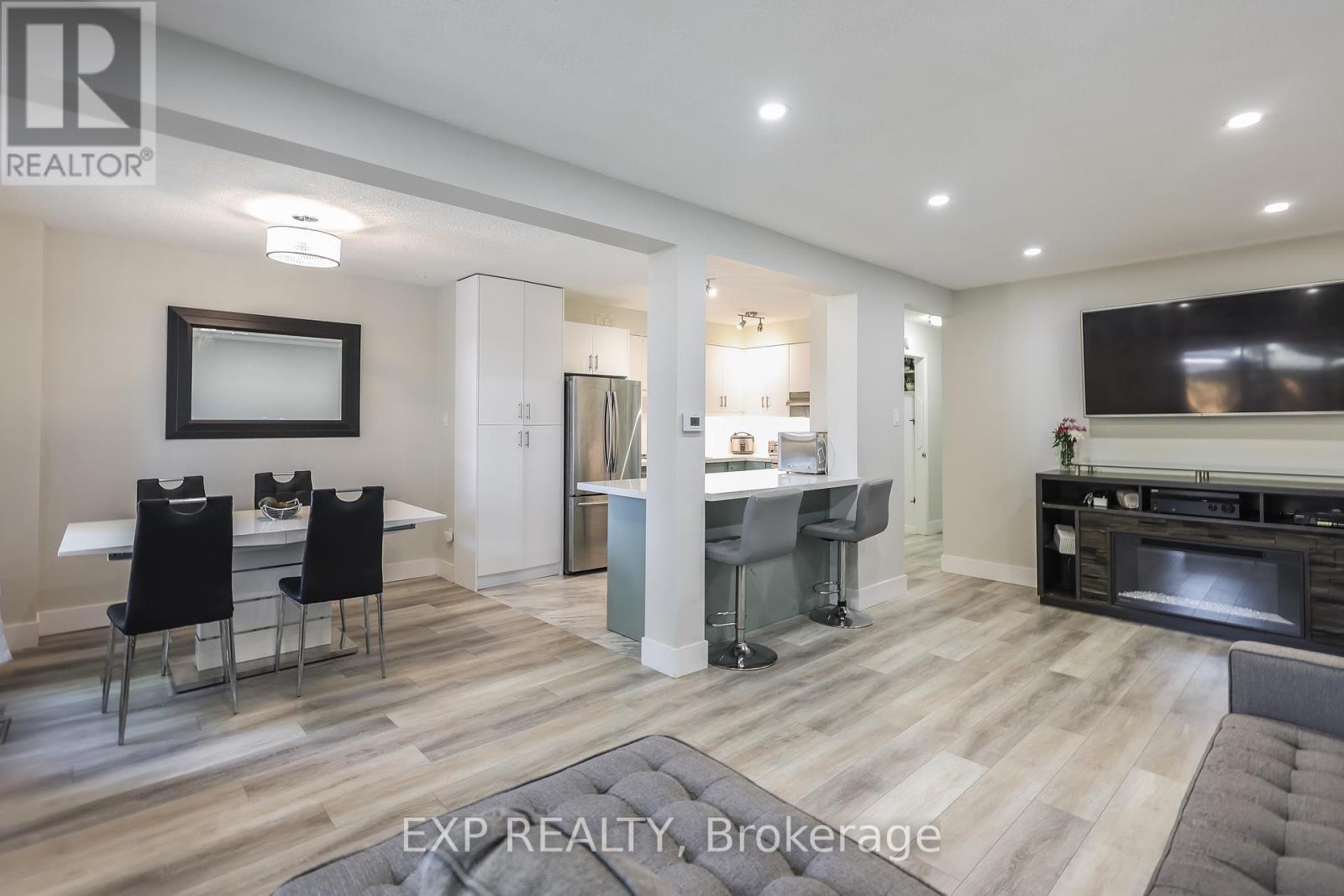 Photo 14 of 70 1180 Mississ Vly Boulevard, Mississauga ON