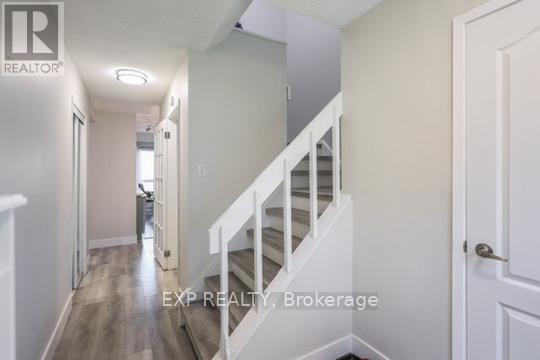 Photo 8 of 70 1180 Mississ Vly Boulevard, Mississauga ON