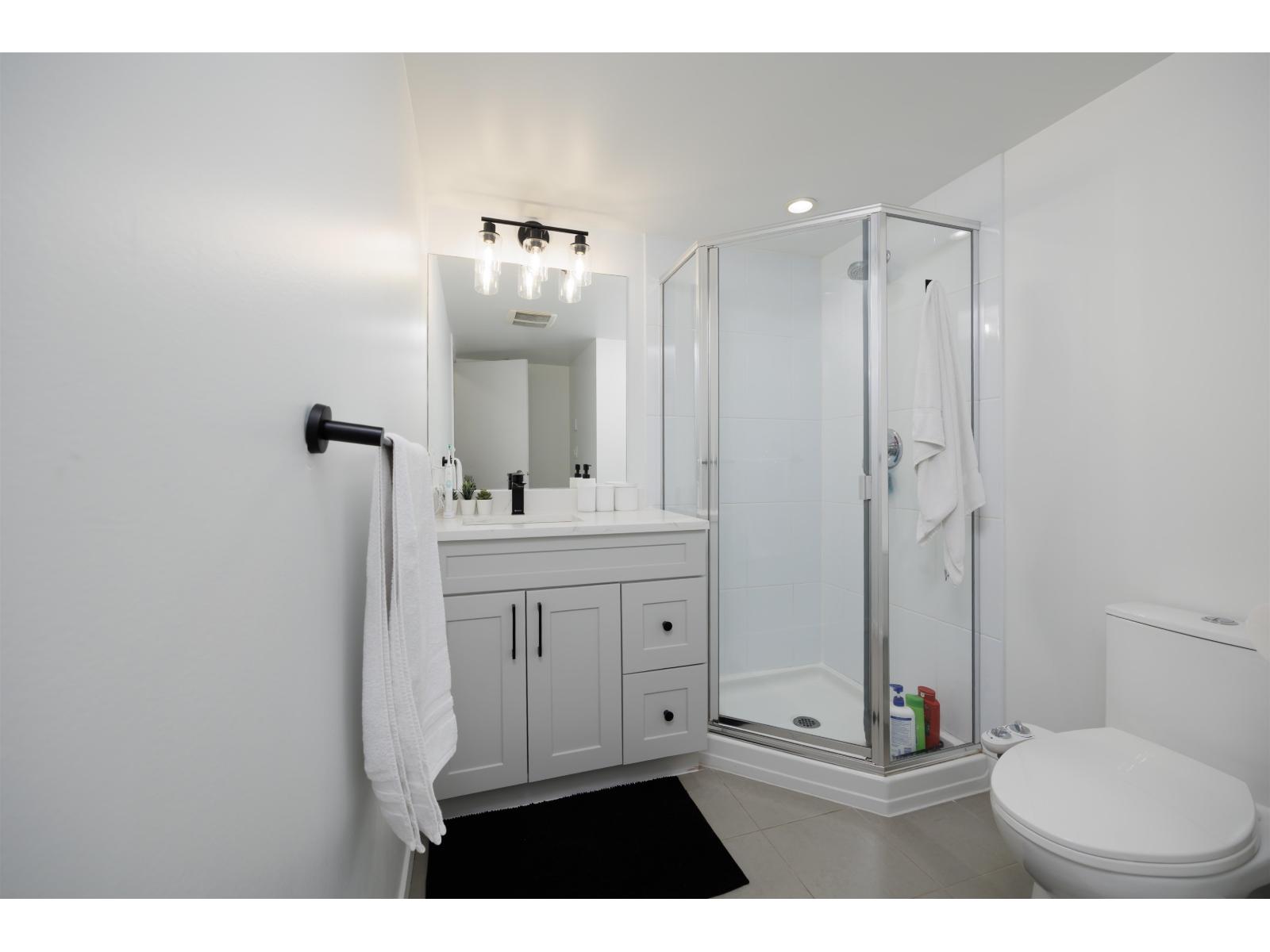 Photo 8 of 2207 13618 100 Avenue, Surrey BC