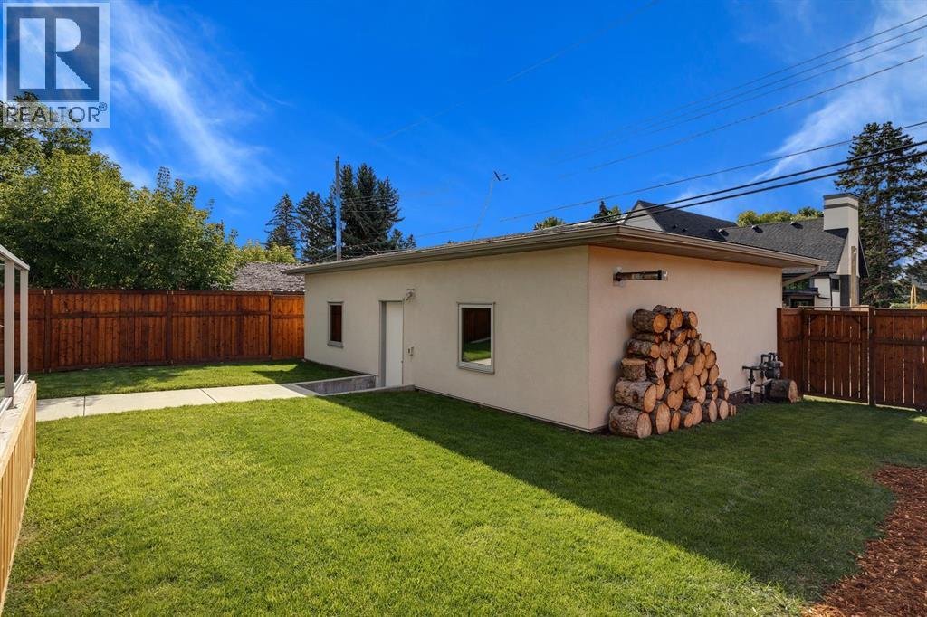 Photo 50 of 2025 51 Avenue Sw, Calgary AB