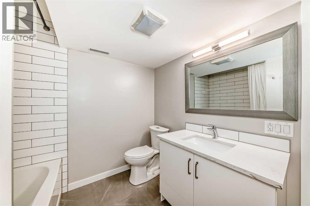 Photo 43 of 51 Strathearn Crescent Sw, Calgary AB
