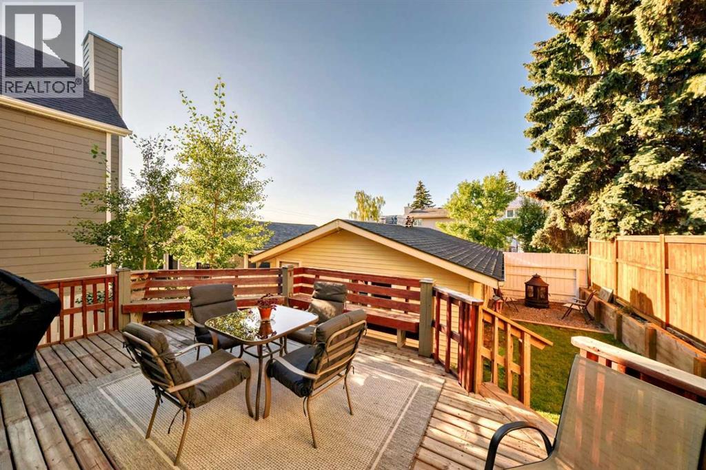 Photo 9 of 51 Strathearn Crescent Sw, Calgary AB