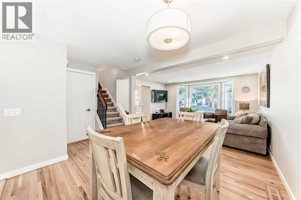 Photo 15 of 51 Strathearn Crescent Sw, Calgary AB