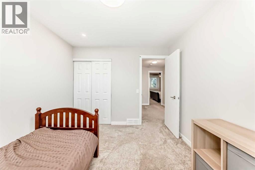 Photo 31 of 51 Strathearn Crescent Sw, Calgary AB
