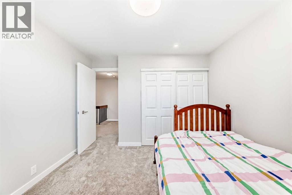 Photo 33 of 51 Strathearn Crescent Sw, Calgary AB