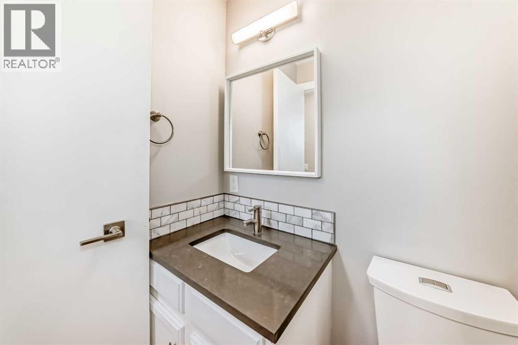 Photo 21 of 51 Strathearn Crescent Sw, Calgary AB