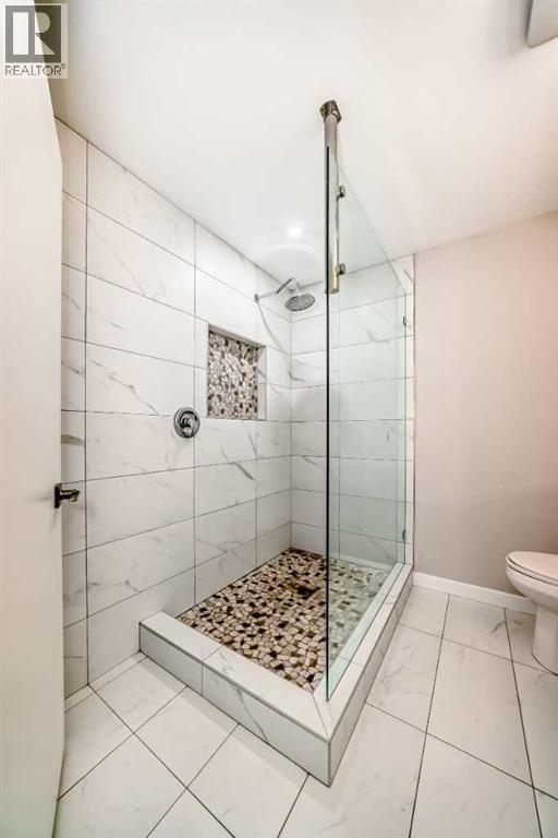 Photo 37 of 51 Strathearn Crescent Sw, Calgary AB