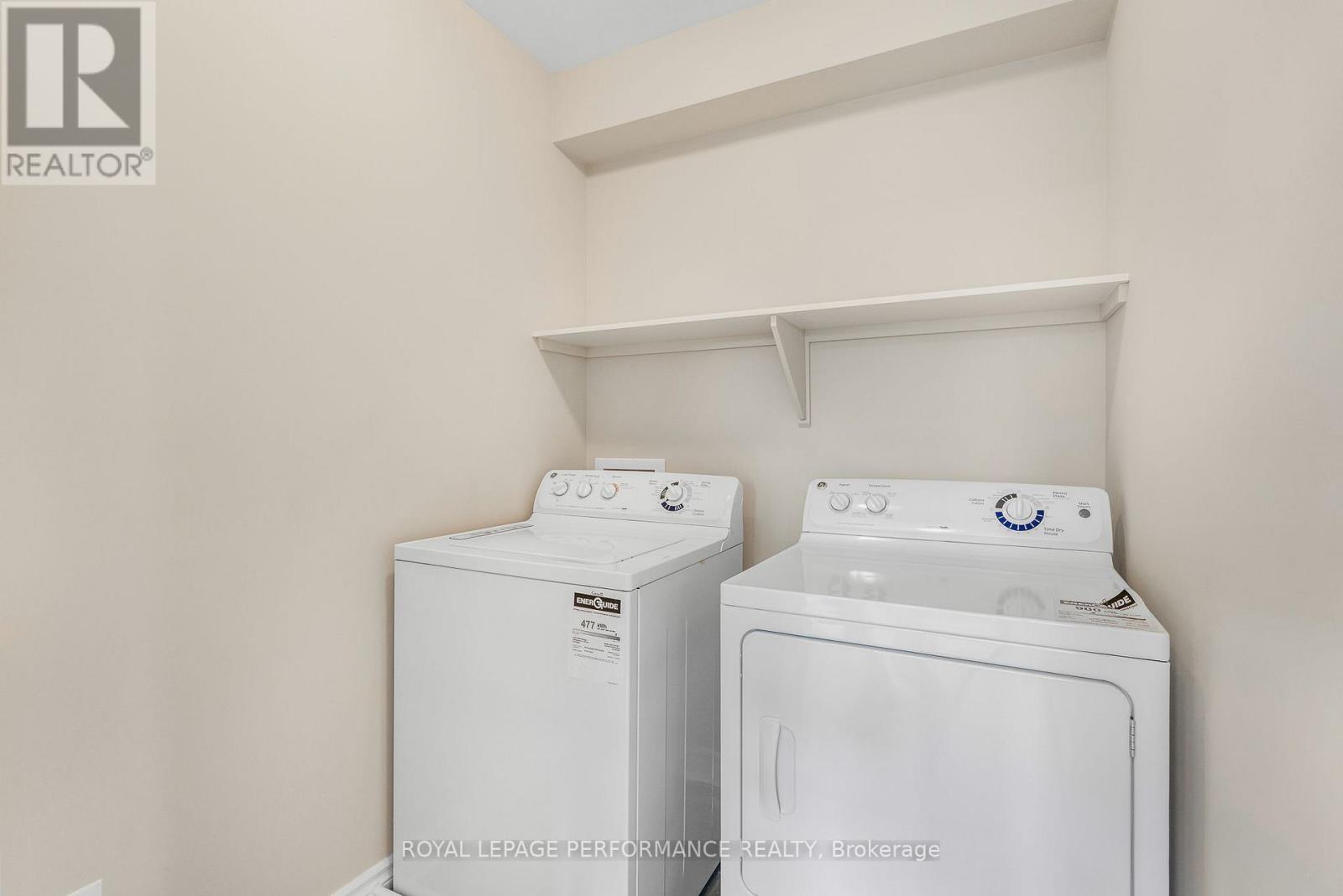 Photo 21 of 328 Ballinville Circle, Ottawa ON