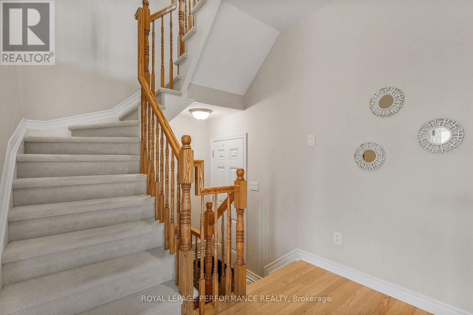 Photo 6 of 328 Ballinville Circle, Ottawa ON