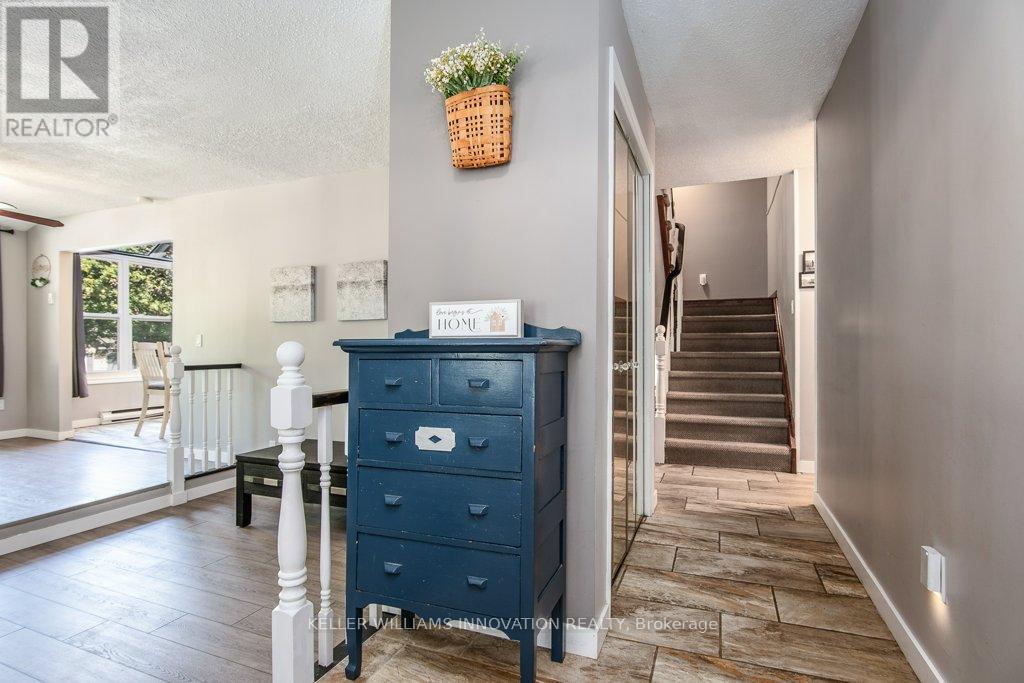 Photo 12 of 8 Pickwick Place, Guelph ON